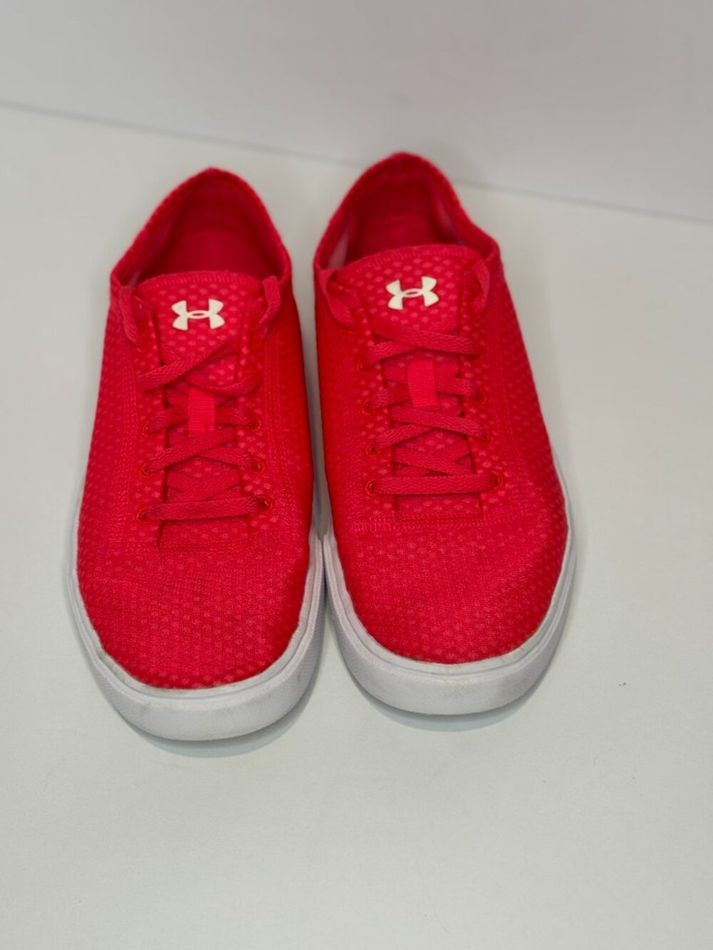 Under Armour Pink Sneakers Size 6Y / Women’s 7.5-8 Athletic Shoes Low Top - Picture 3 of 7
